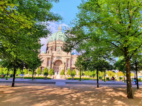 Blick vom Teambike auf den Lustgarten mit Berliner Dom