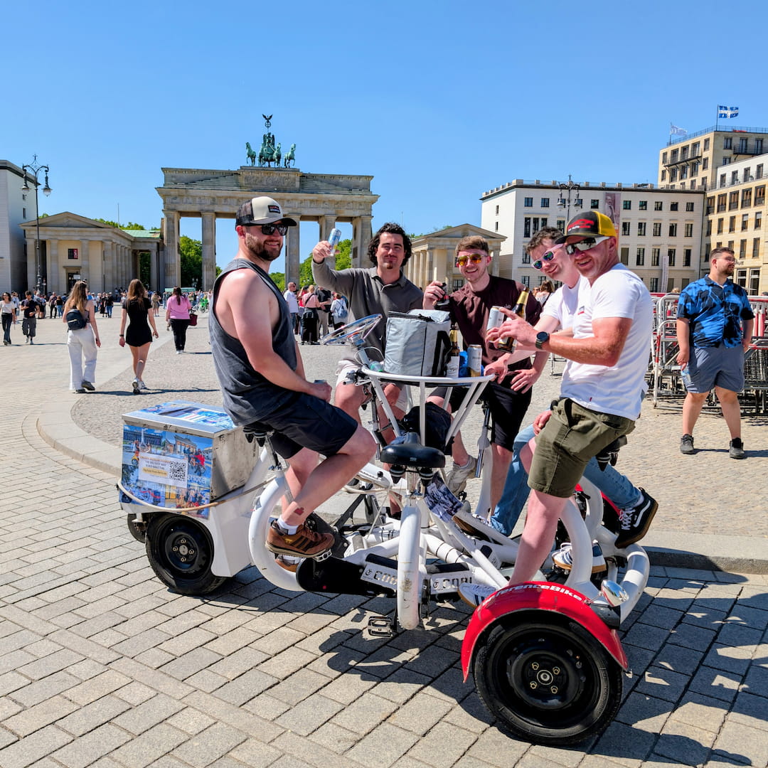 Frauen Gruppe JGA Berlin - Teambike Prosecco Tour